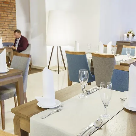 Zamek Hotel 2*